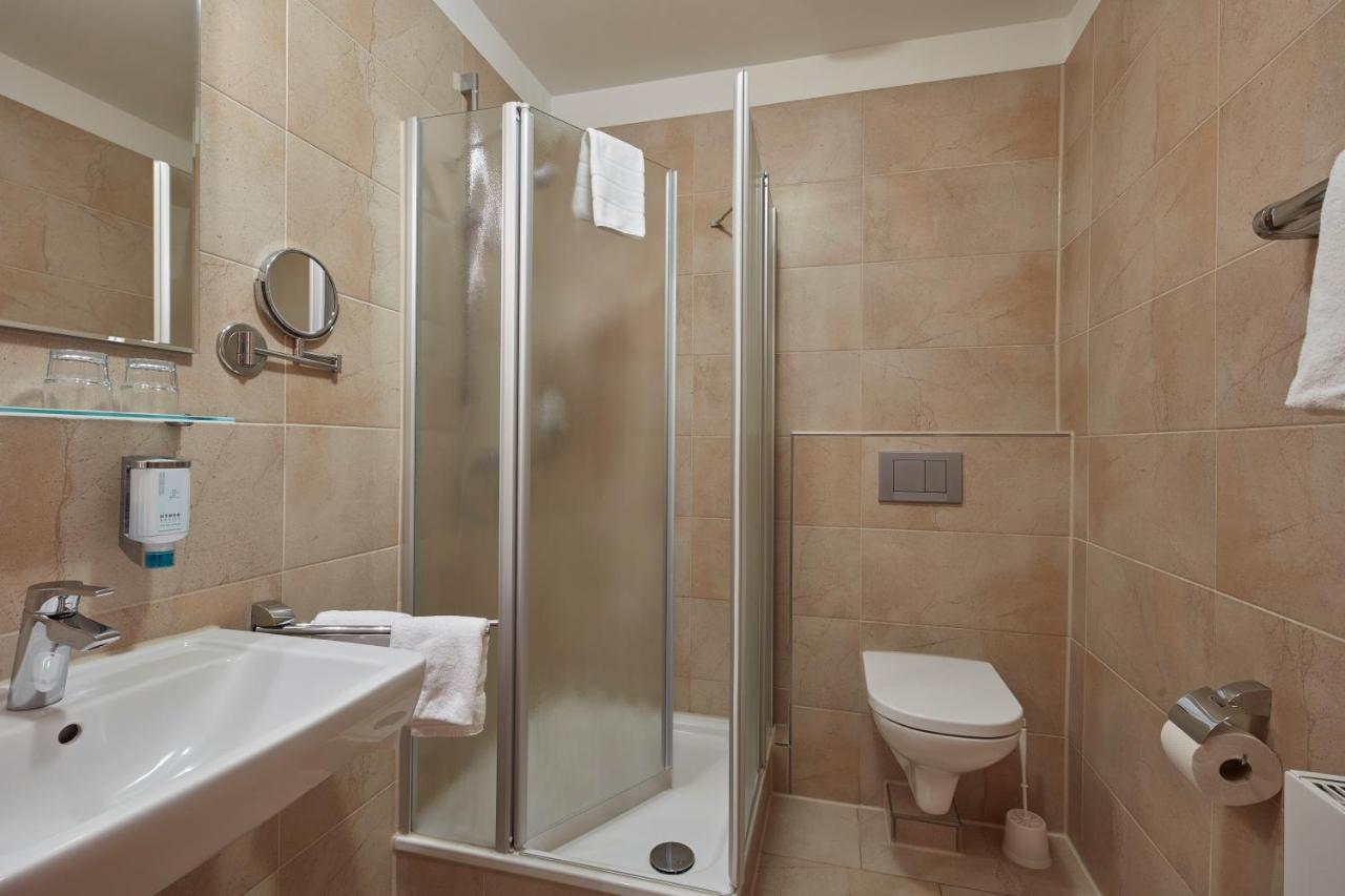 Hotel Friesenhof Фарель Екстер'єр фото