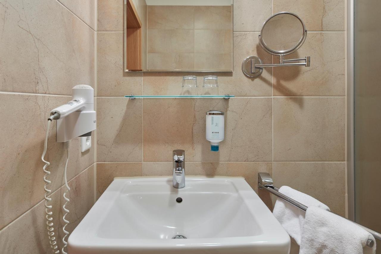 Hotel Friesenhof Фарель Екстер'єр фото